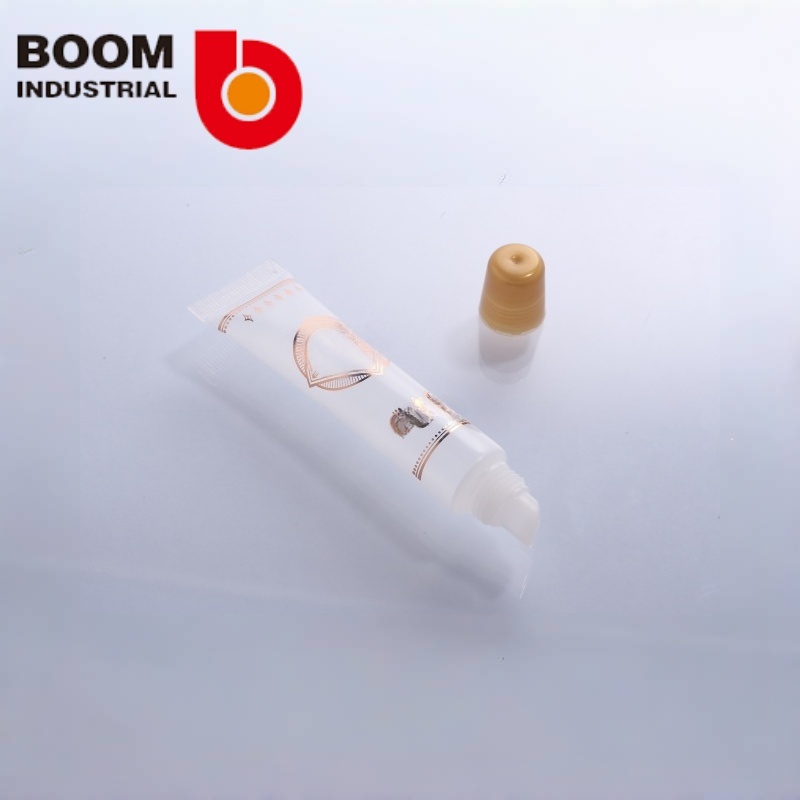 19 Tube, silkscreen + hot stamping, with lipstick stopper and tinted lipstick cap