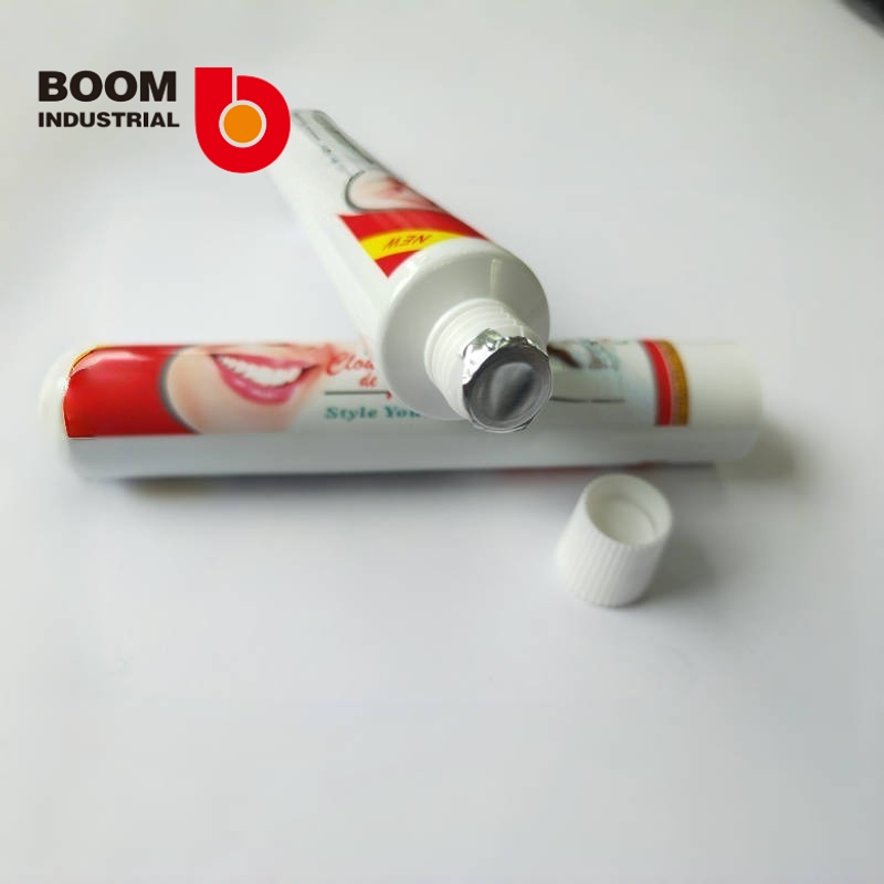 D25 250um white sheet material, glossy finish, with vertical stripes and small screw cap